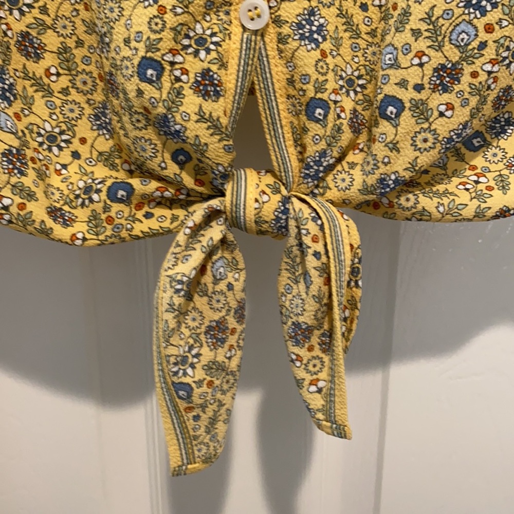 Max Studio Floral Top - Picture 5 of 8
